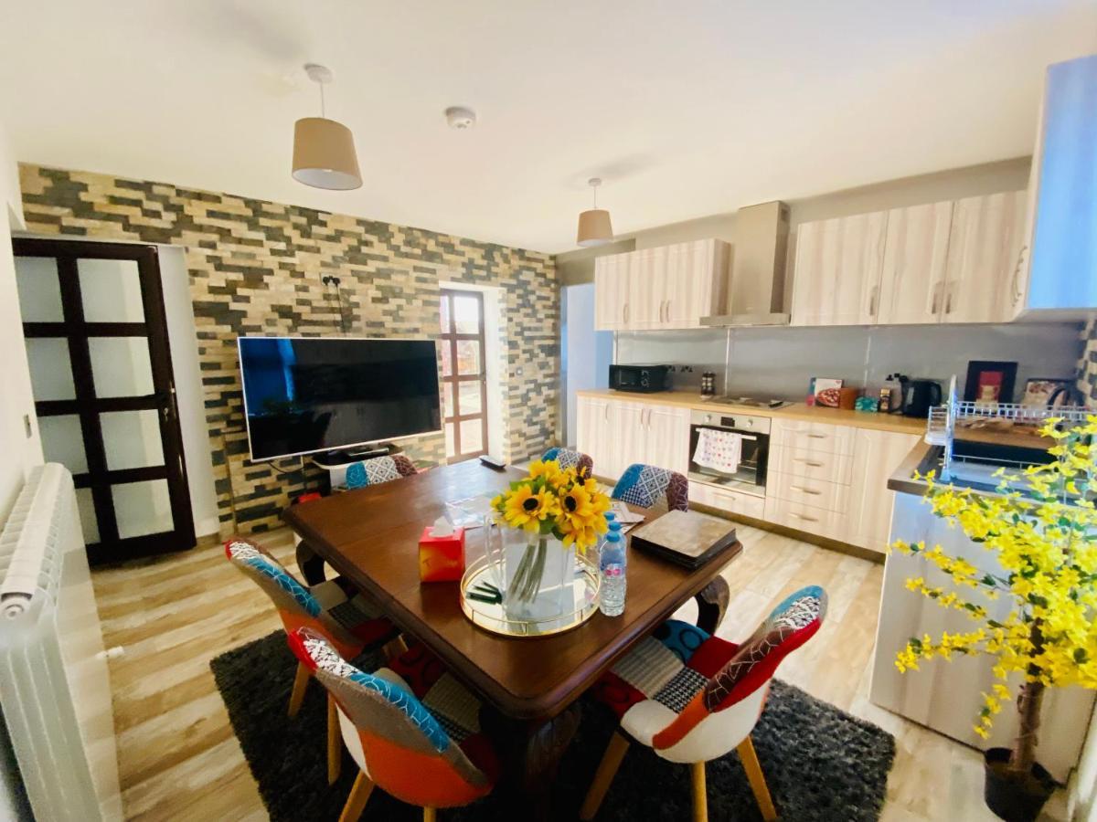 לנרק Deluxe Apartment מראה חיצוני תמונה
