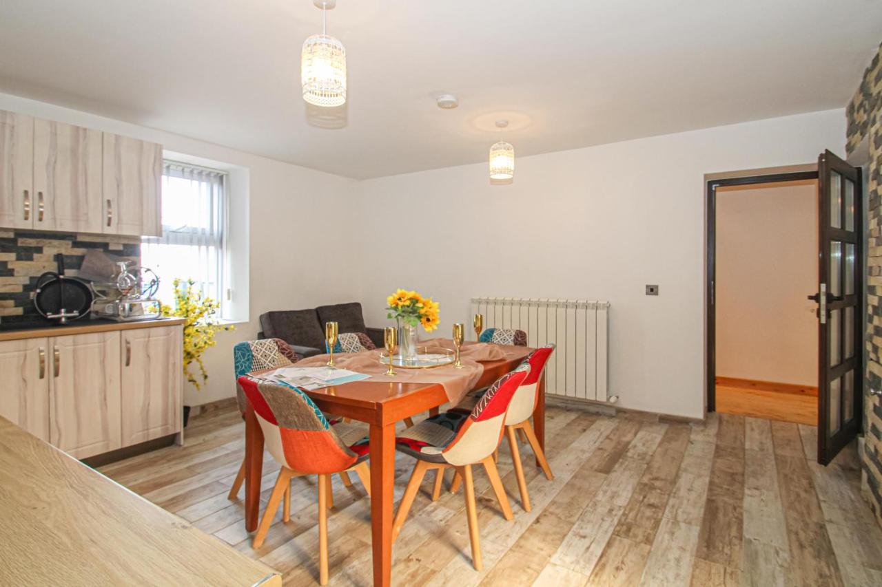 לנרק Deluxe Apartment מראה חיצוני תמונה