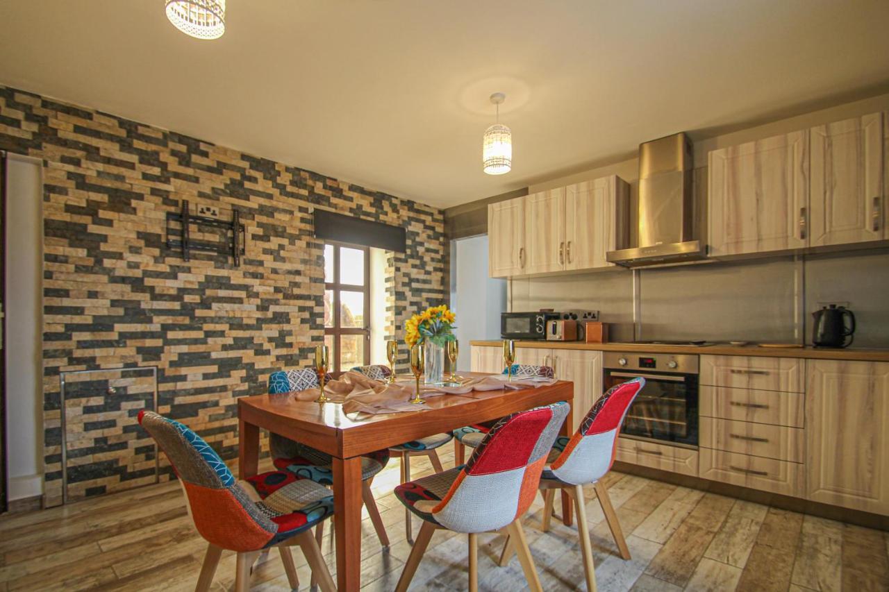 לנרק Deluxe Apartment מראה חיצוני תמונה