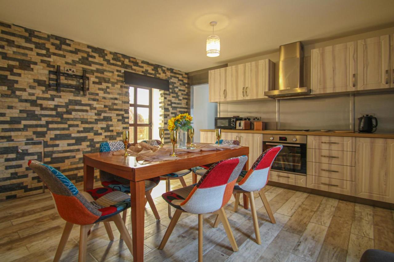 לנרק Deluxe Apartment מראה חיצוני תמונה